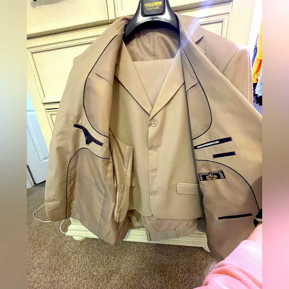 Men’s Gulliano Couture 3 piece Suit.